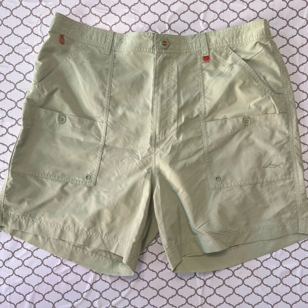 Salt Life Light Green Men’s Cargo Shorts